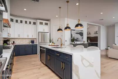 3628 E Clarendon Avenue, Phoenix, AZ 85018 - Photo 9