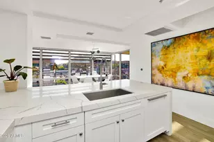 7137 E Rancho Vista Dr, Scottsdale, AZ 85251 - Photo 17