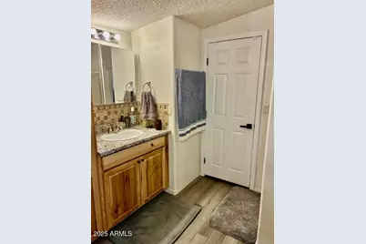 7642 E Holmes Avenue, Mesa, AZ 85209 - Photo 11