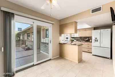 10439 W Kingswood Circle, Sun City, AZ 85351 - Photo 13