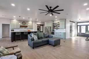 11224 W Tether Trail W, Peoria, AZ 85383 - Photo 9