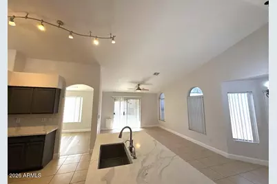 913 W Horseshoe Avenue, Gilbert, AZ 85233 - Photo 9