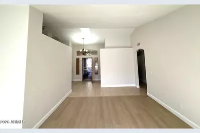 913 W Horseshoe Avenue, Gilbert, AZ 85233 - Photo 5