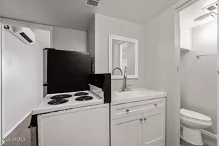 3025 N 32nd St, Phoenix, AZ 85018 - Photo 7