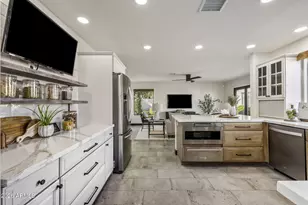 5696 N 73rd St, Scottsdale, AZ 85250 - Photo 9