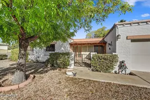 8402 E Stella Ln, Scottsdale, AZ 85250 - Photo 1