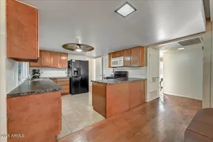 8402 E Stella Ln, Scottsdale, AZ 85250 - Photo 9