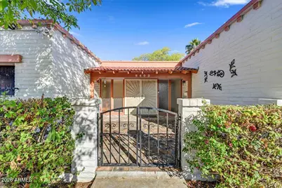 8402 E Stella Lane, Scottsdale, AZ 85250 - Photo 3