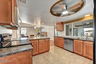 8402 E Stella Ln, Scottsdale, AZ 85250 - Photo 11