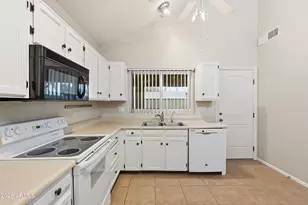 1805 W Curry Dr, Chandler, AZ 85224 - Photo 11