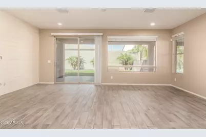 18334 W Marshall Lane, Surprise, AZ 85388 - Photo 9