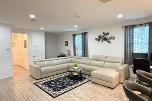 127 E Gemini Pl, Chandler, AZ 85249 - Photo 7