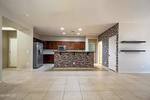 18433 W Sunnyslope Ln, Waddell, AZ 85355 - Photo 7