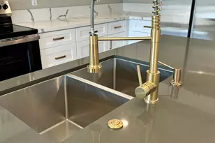 825 W Dobbins Rd, Phoenix, AZ 85041 - Photo 25