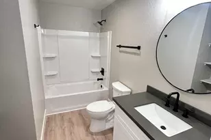 825 W Dobbins Rd, Phoenix, AZ 85041 - Photo 5