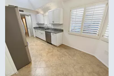 10401 W Hutton Drive, Sun City, AZ 85351 - Photo 7