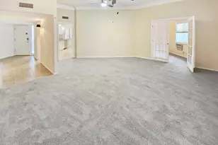 10401 W Hutton Dr, Sun City, AZ 85351 - Photo 3