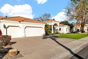 8638 E Dahlia Dr, Scottsdale, AZ 85260 - Photo 3