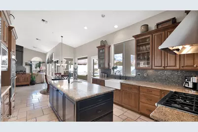 8638 E Dahlia Drive, Scottsdale, AZ 85260 - Photo 25