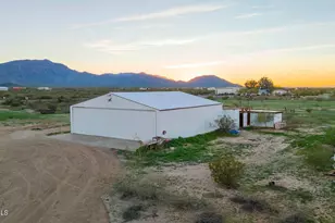 51718 W Donald Rd, Aguila, AZ 85320 - Photo 23