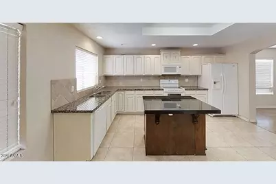 823 W Iris Drive, Gilbert, AZ 85233 - Photo 5