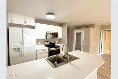 1902 E Sandra Terrace, Phoenix, AZ 85022 - Photo 9