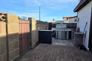 7123 W Hazelwood St, Phoenix, AZ 85033 - Photo 11