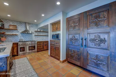 8944 E Cave Creek Road E, Carefree, AZ 85377 - Photo 23