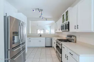 15224 W Desert Hills Dr, Surprise, AZ 85379 - Photo 13