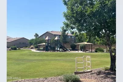 18182 W Desert Lane, Surprise, AZ 85388 - Photo 29