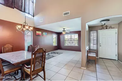 18182 W Desert Lane, Surprise, AZ 85388 - Photo 9