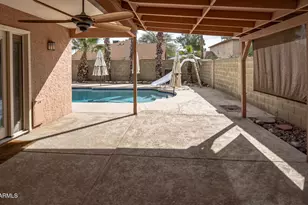 137 W Michelle Dr, Phoenix, AZ 85023 - Photo 11