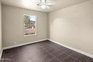 137 W Michelle Dr, Phoenix, AZ 85023 - Photo 9