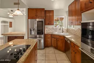 137 W Michelle Dr, Phoenix, AZ 85023 - Photo 3