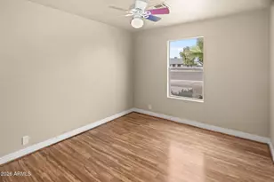 137 W Michelle Dr, Phoenix, AZ 85023 - Photo 7