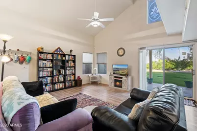 3154 E Wahalla Lane, Phoenix, AZ 85050 - Photo 11