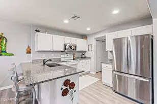 3154 E Wahalla Ln, Phoenix, AZ 85050 - Photo 13