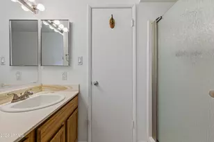 2115 E Greenway Dr, Tempe, AZ 85282 - Photo 25