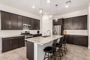 19038 W Cameron Dr, Surprise, AZ 85388 - Photo 11