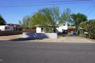 1044 E Whitton Ave, Phoenix, AZ 85014 - Photo 1