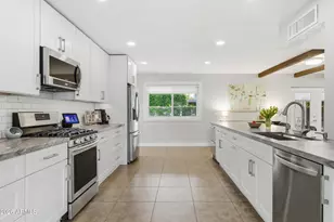 3541 E Cannon Dr, Phoenix, AZ 85028 - Photo 3