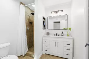 3541 E Cannon Dr, Phoenix, AZ 85028 - Photo 23