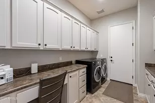 1401 E Sweet Citrus Dr, Queen Creek, AZ 85140 - Photo 23