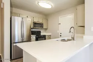 3154 W Via Montoya Dr, Phoenix, AZ 85027 - Photo 7