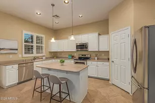 2860 E Lexington Ct, Gilbert, AZ 85234 - Photo 9