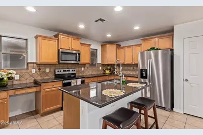 959 W Desert Hills Drive, San Tan Valley, AZ 85143 - Photo 13