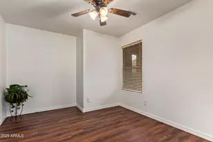 959 W Desert Hills Dr, San Tan Valley, AZ 85143 - Photo 5