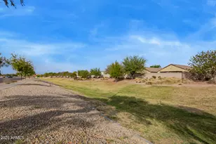 959 W Desert Hills Dr, San Tan Valley, AZ 85143 - Photo 39