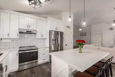 3206 S 81st Avenue, Phoenix, AZ 85043 - Photo 9