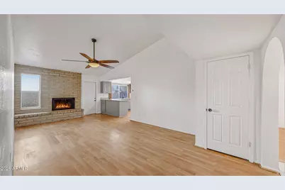 6233 W Desert Hills Drive, Glendale, AZ 85304 - Photo 21